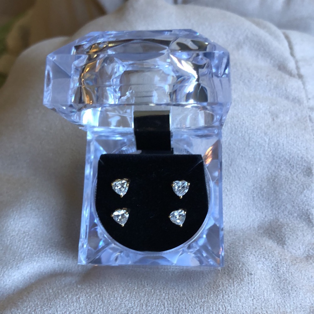 Two Pairs of Heart Stud Earrings New in Box! - Picture 9 of 10